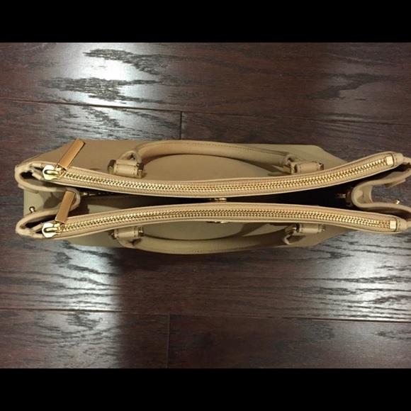 Tory Burch Robinson Mini Satchel - Picture 4 of 6